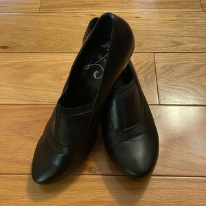 Dansko 'Beatrix' Black Nappa Leather Pumps EU 39
